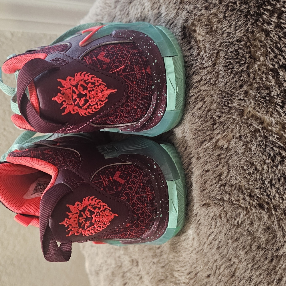 Nike Red and Green Sneakers with Textured Design